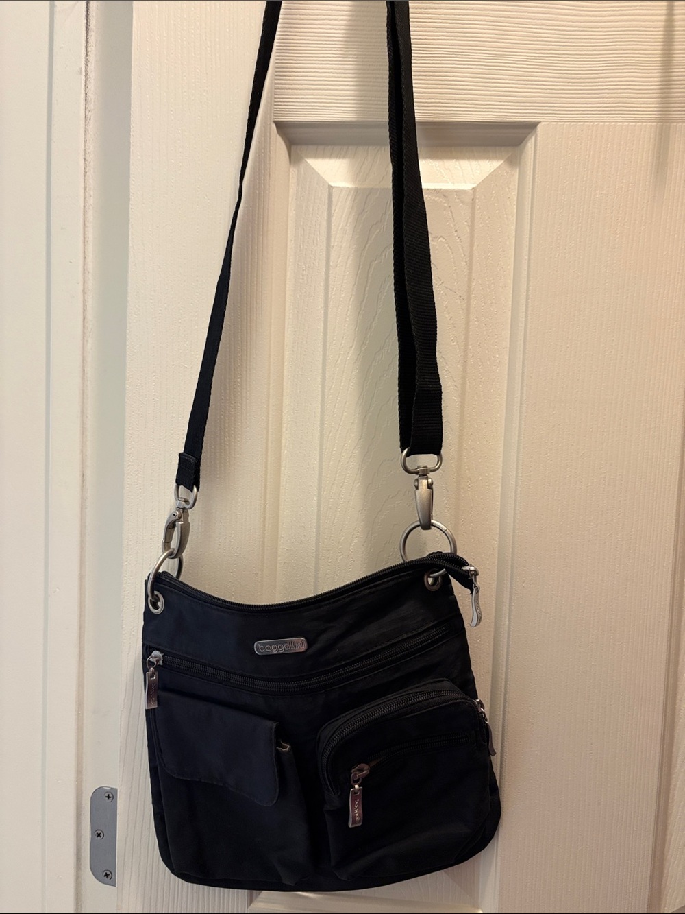 Baggallini Black Multi-Pocket Crossbody Bag